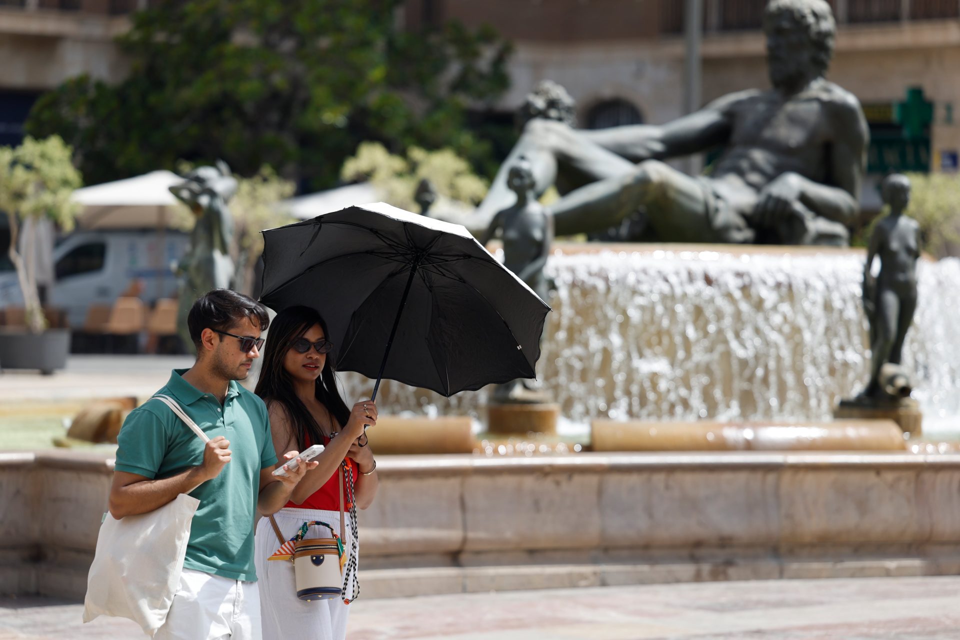 La Aemet avisa de un alza de las temperaturas que puede desembocar en la tercera ola de calor del verano