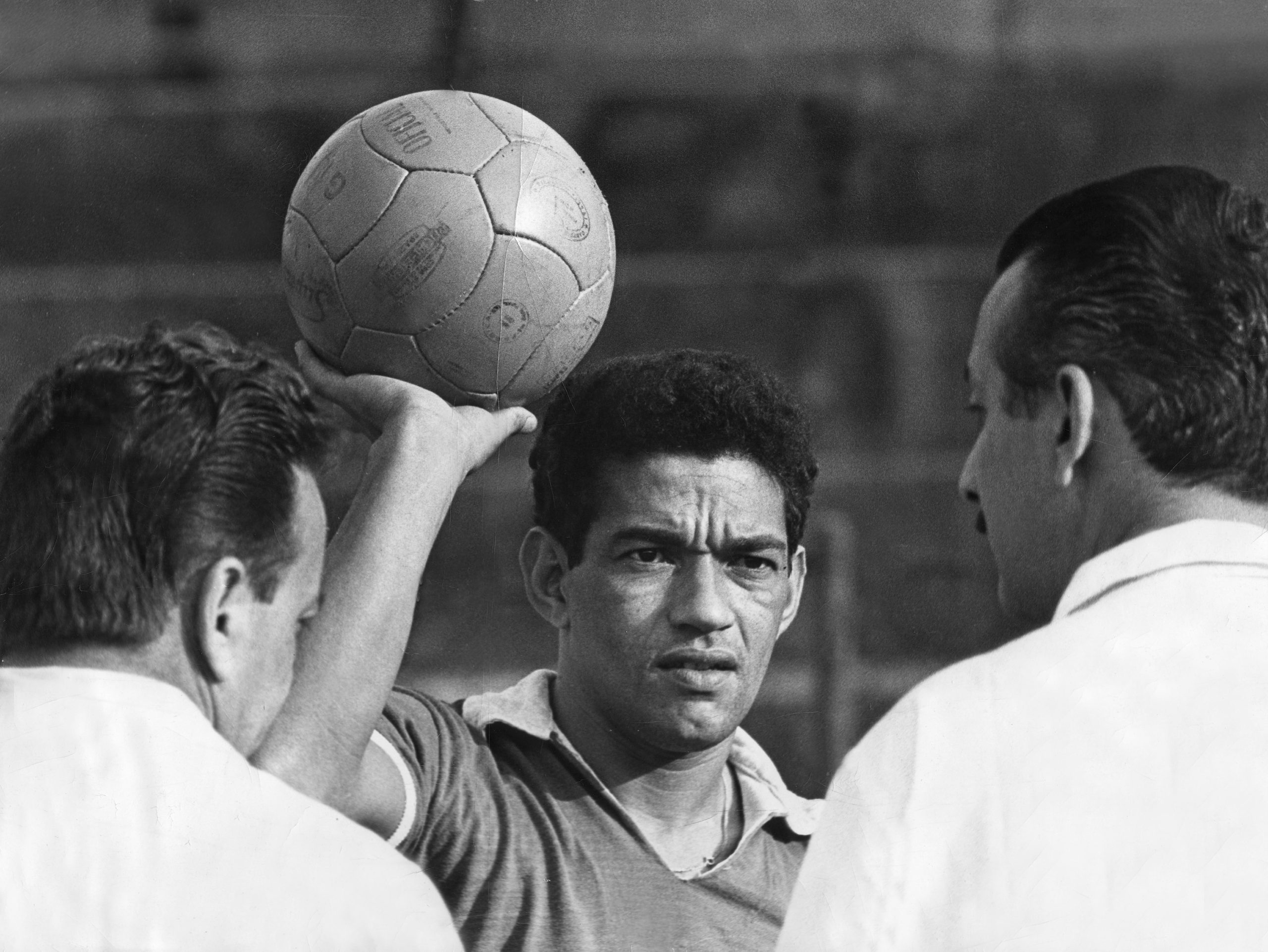Tras la llamada de Trump a Infantino: la vez que un presidente de Chile pidió a la FIFA indultar al brasileño Garrincha en el Mundial de 1962