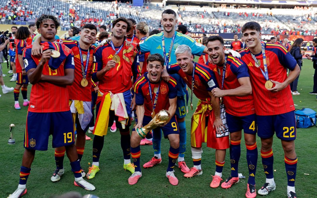La Masia, el hilo que conecta al Barcelona con las dos estrellas de España