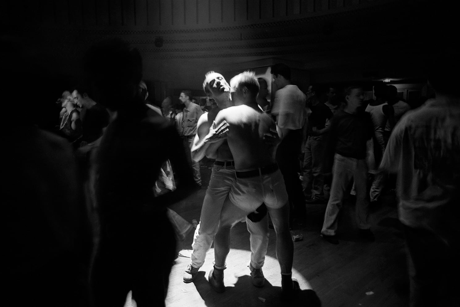 Fiestas, discotecas, noches ‘queer’: imágenes de deseo y libertad, vulnerabilidad y euforia