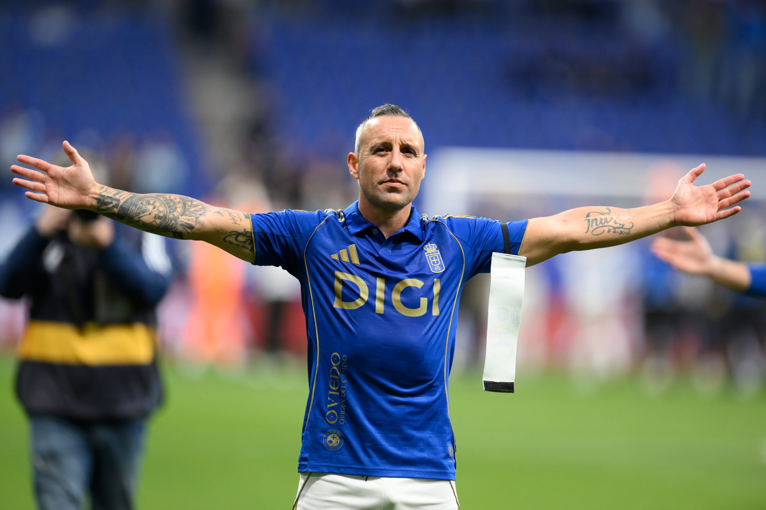 El oviedismo despide a Cazorla, el futbolista infinito: Gracias por tanto, mago