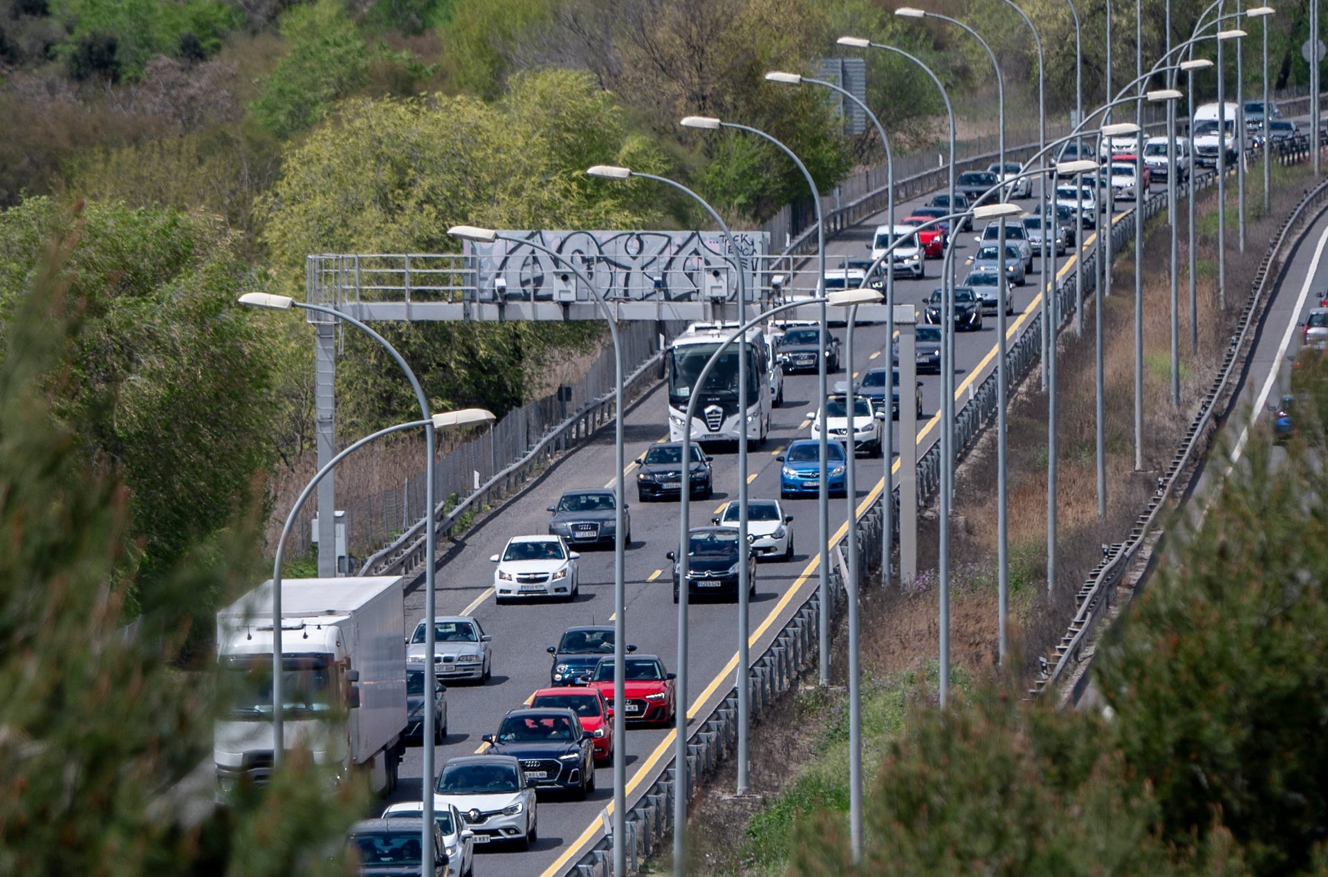 La DGT lanza un aviso por el eclipse: 1,5 millones de desplazamientos y nada de parar en el arcén