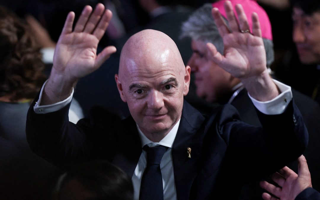 La UEFA, la AFC y la Concacaf se unen para cargar contra Infantino por la propuesta de vender una participación del Mundial
