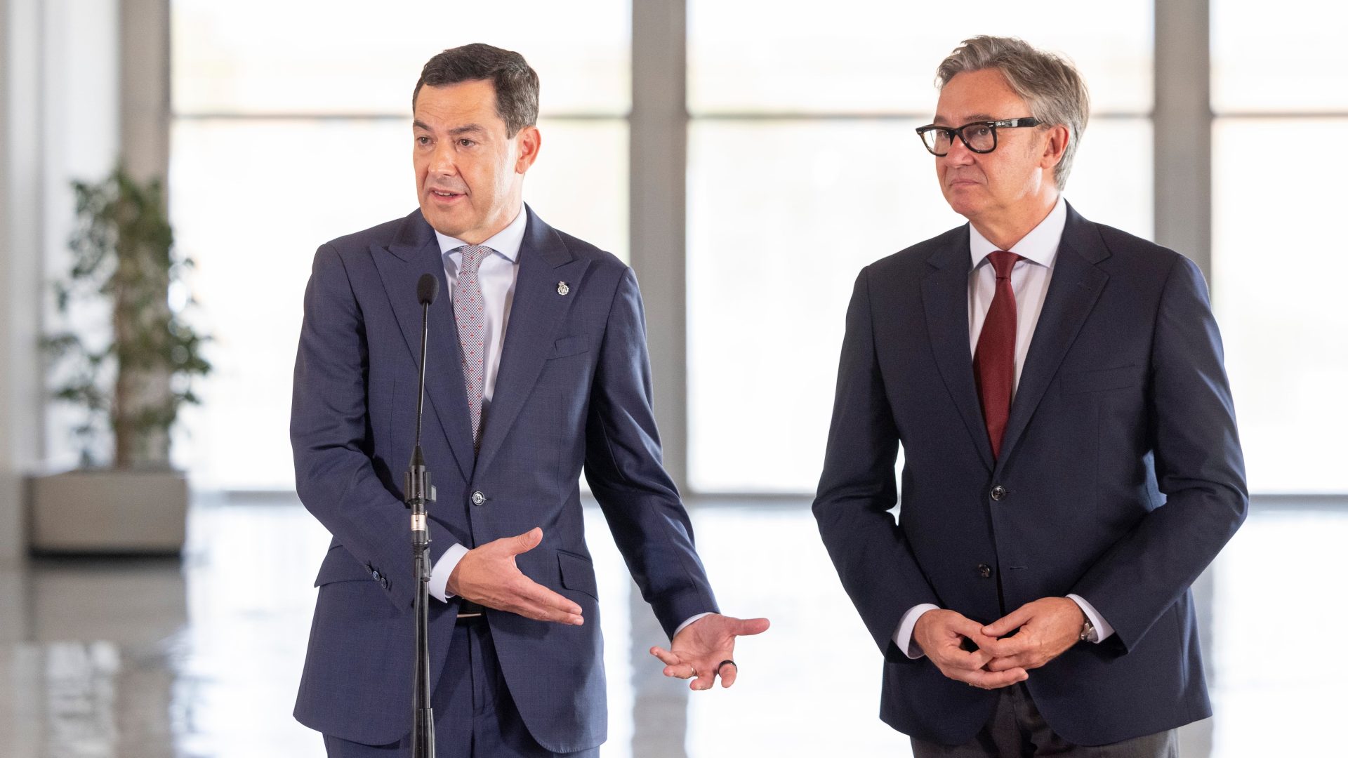 Moreno Bonilla deja en manos de Vox el servicio de valoración a víctimas de violencia machista en Andalucía