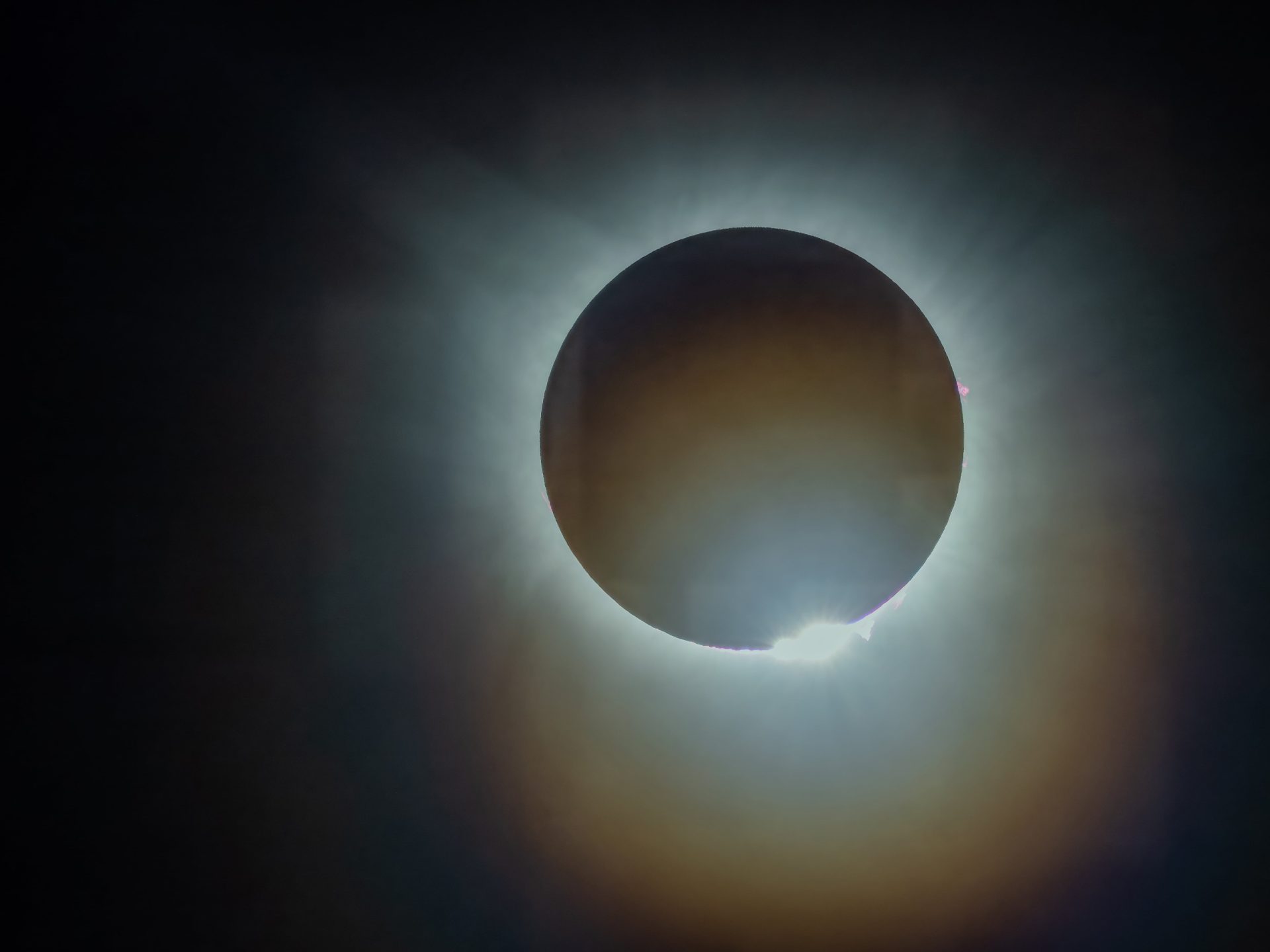 ¿Te preocupa el tiempo que hará donde vas a ver el eclipse? De momento, incertidumbre, sobre todo en la costa norte