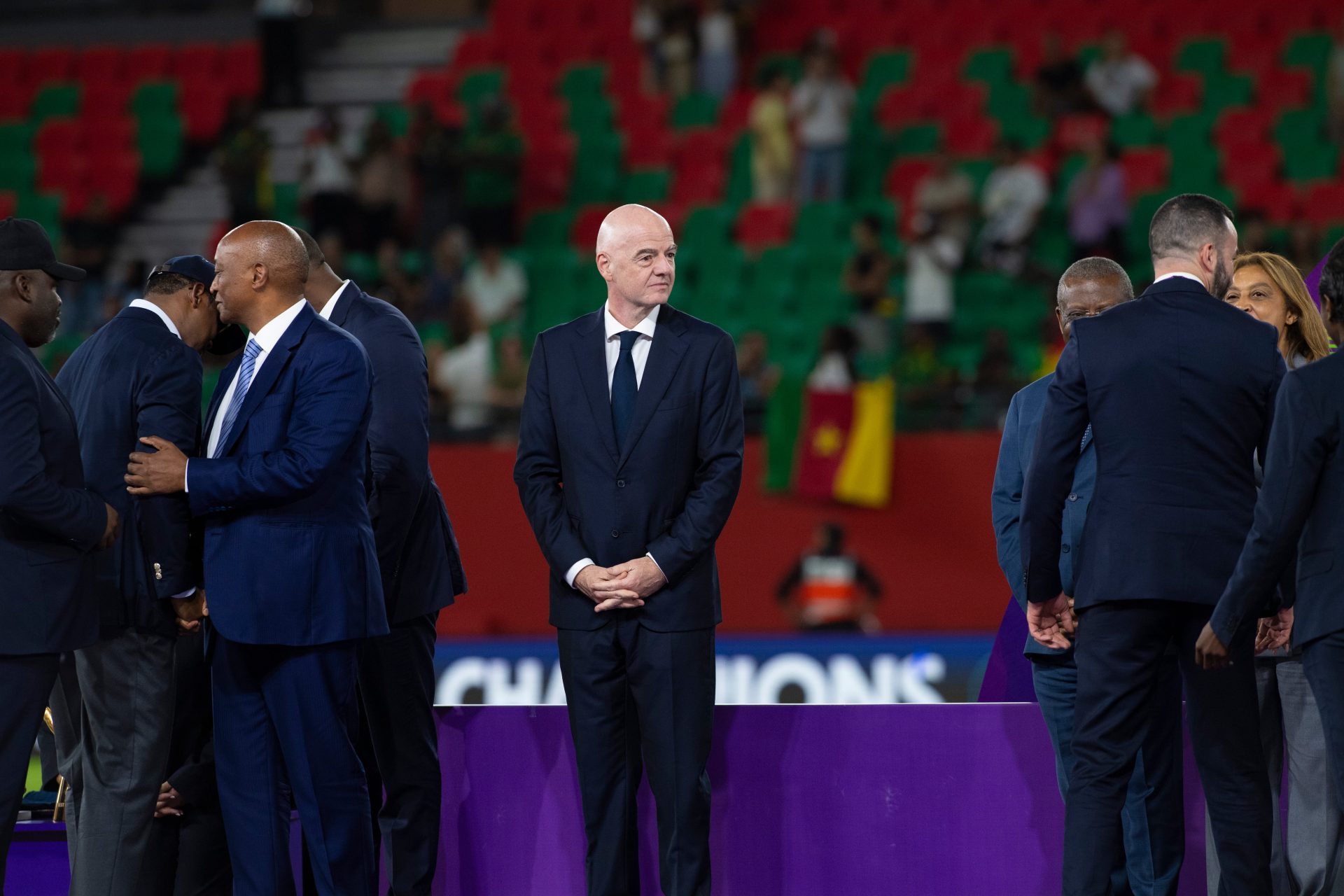 La UEFA, la AFC y la CONCACAF estudian una moción de censura para apartar de la presidencia de la FIFA a Gianni Infantino