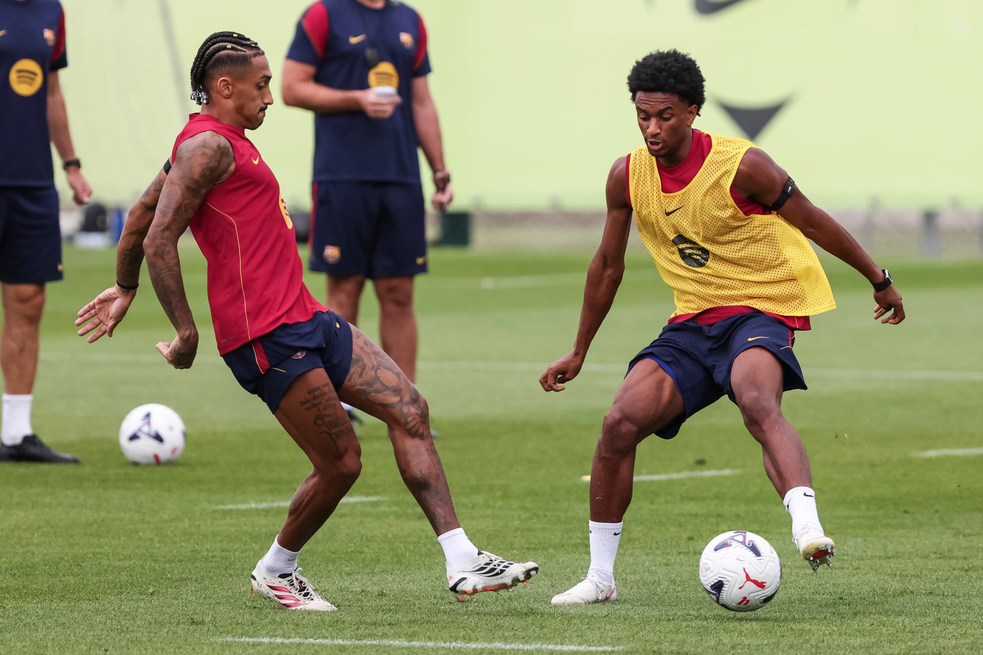 Hansi Flick pacta una tregua con Balde en el FC Barcelona