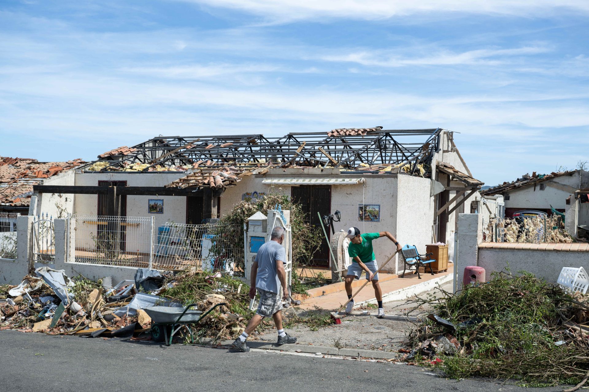 Un violento tornado arrasa un pueblo en el sur de Francia y deja 39 heridos