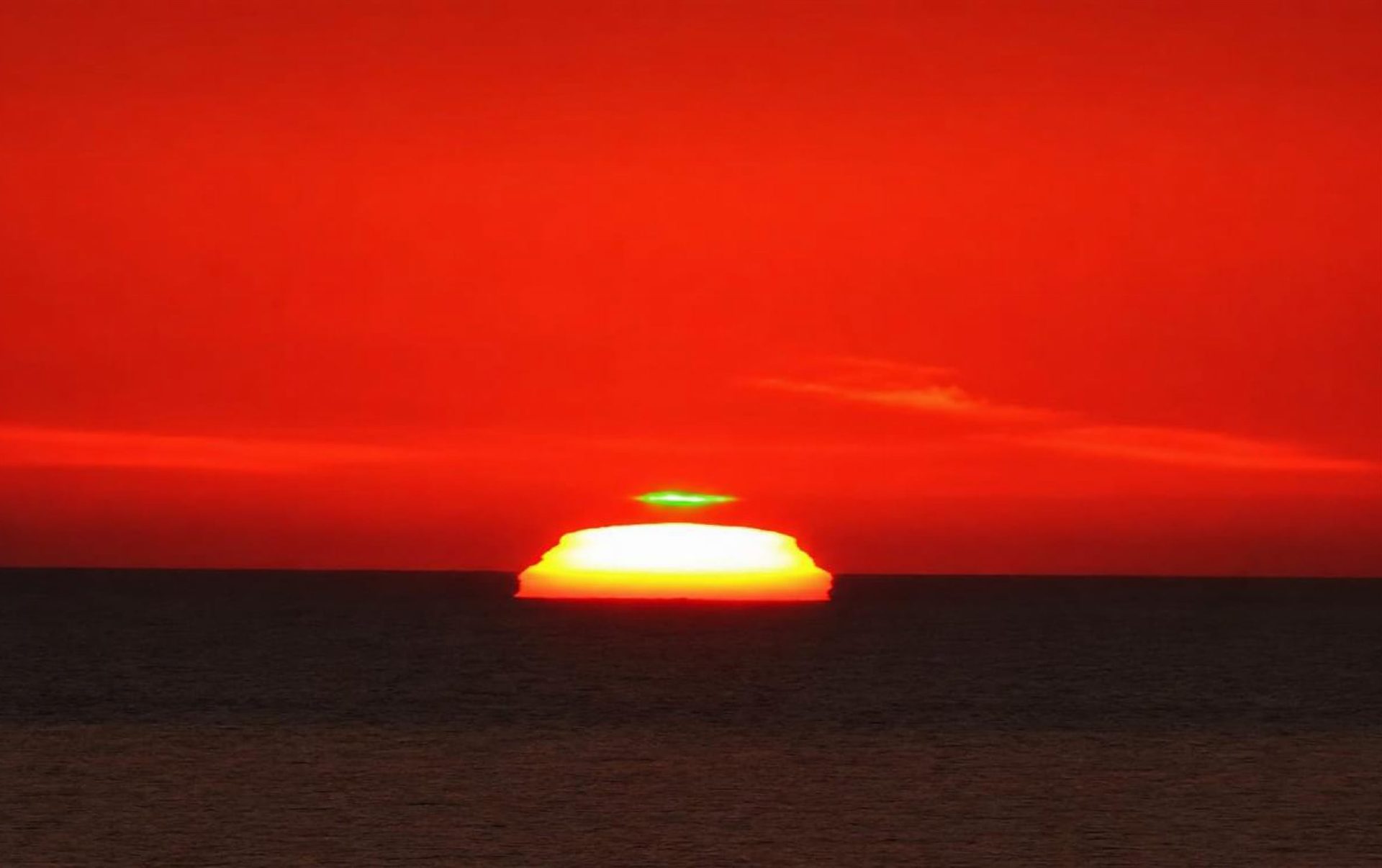 El rayo verde, un fascinante fenómeno óptico que servirá de postre al eclipse solar en Baleares
