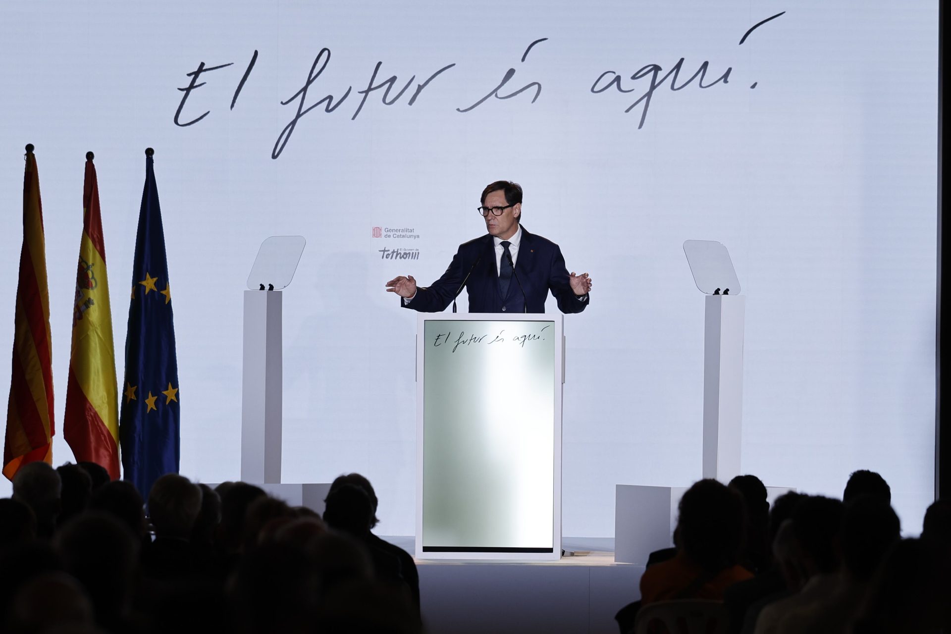 Illa anuncia una inversión de 2.500 millones para climatizar todas las escuelas de Cataluña en cinco años