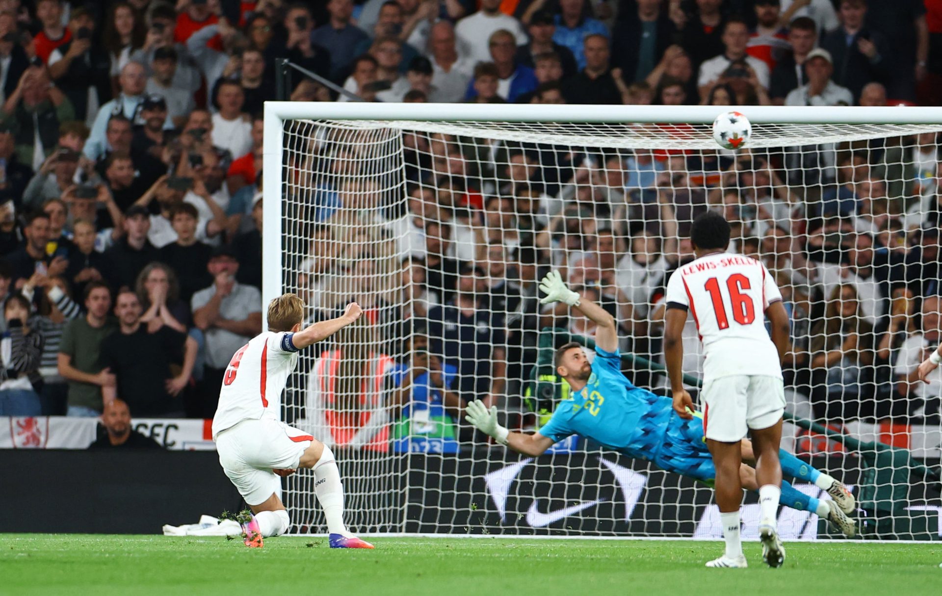 Inglaterra – España en directo | Baena y Oyarzabal vuelven a poner por delante a España