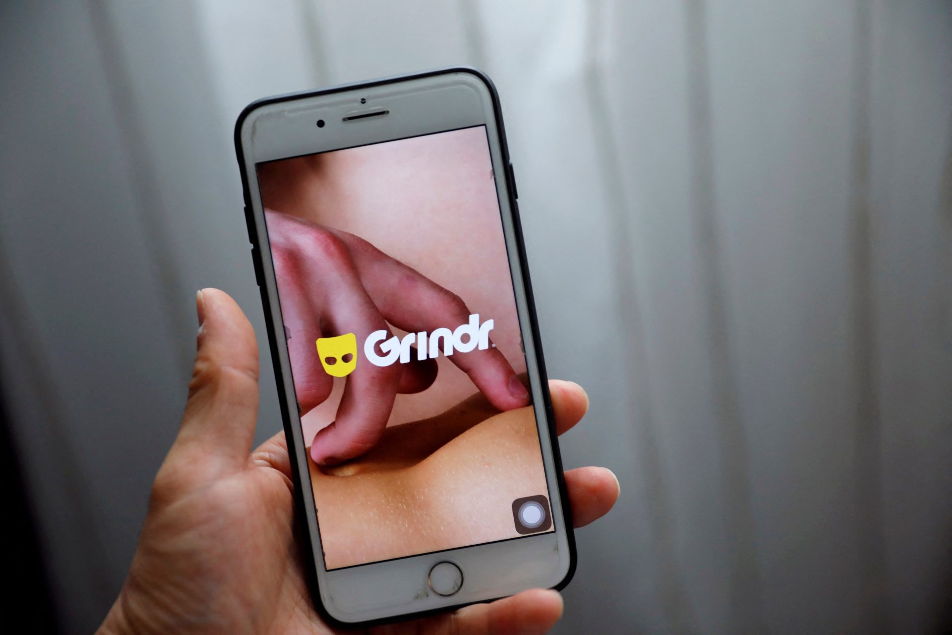 Grindr zanja con 30 millones una demanda en Reino Unido por haber compartido información relativa al VIH de usuarios