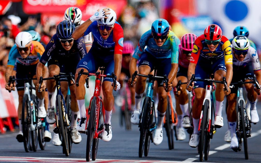 Tronchon se aprovecha del gazapo del Visma y vence la etapa de la Vuelta al ‘sprint’