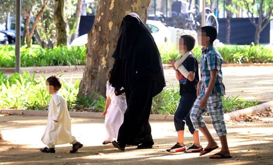 El Ayuntamiento de Lleida prohíbe el burka en los espacios públicos