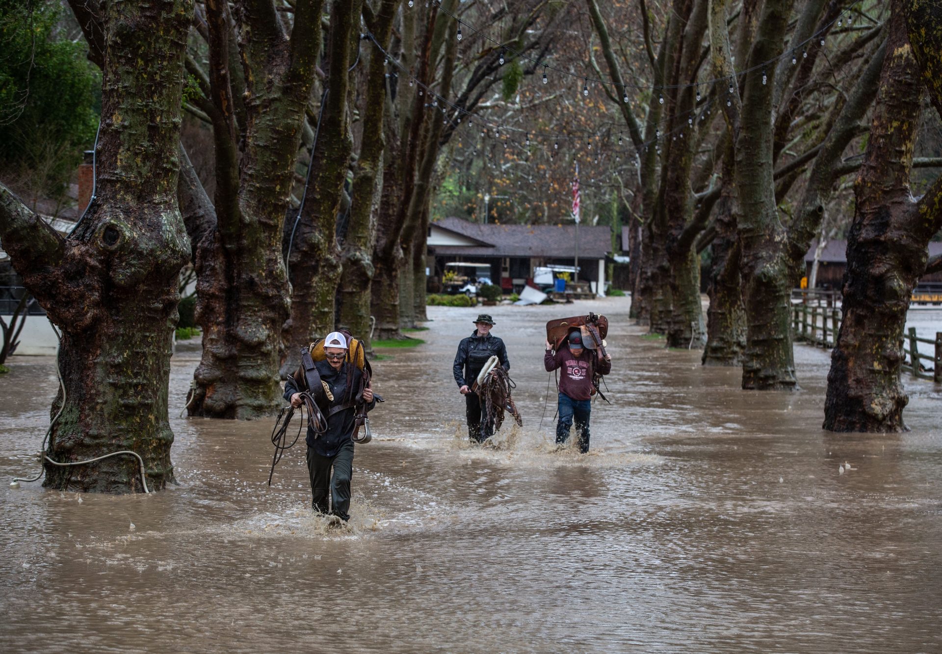 Sugieren otra ‘ficha de dominó’ del clima: cuando sube la temperatura en invierno en el Tíbet se generan tormentas en California