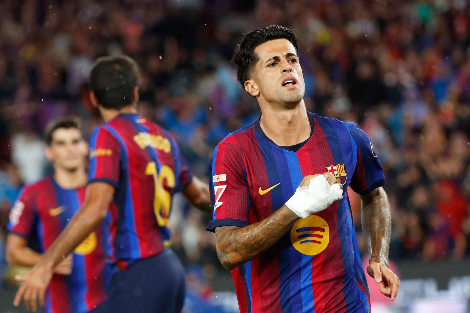 Barcelona – Racing de Santander en directo, el partido de la Liga en vivo | Cancelo adelanta al Barça con un disparo de larga distancia