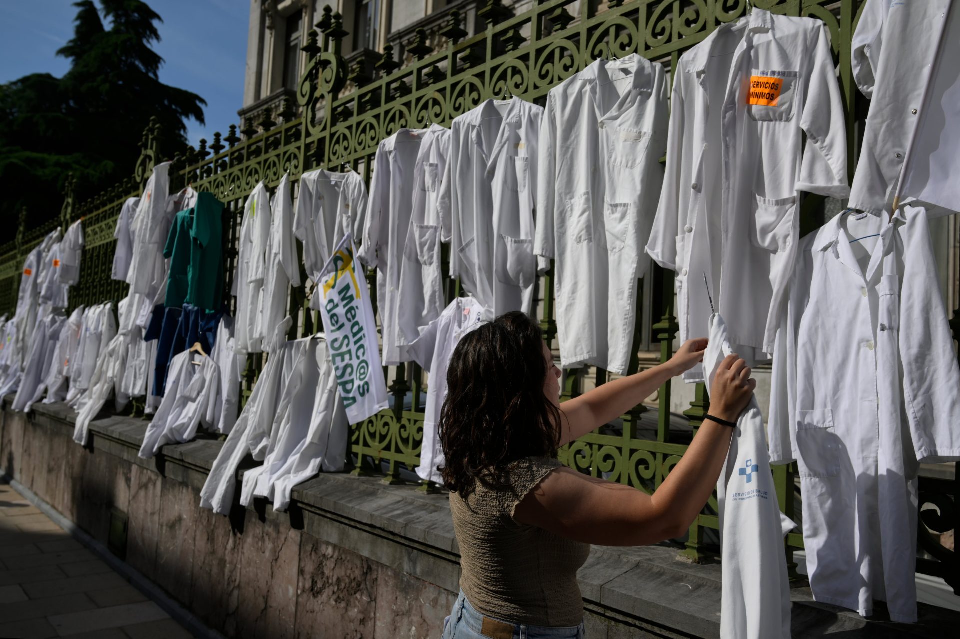 Los sindicatos médicos mantienen paros en cinco comunidades autónomas tras desconvocar la huelga general en toda España