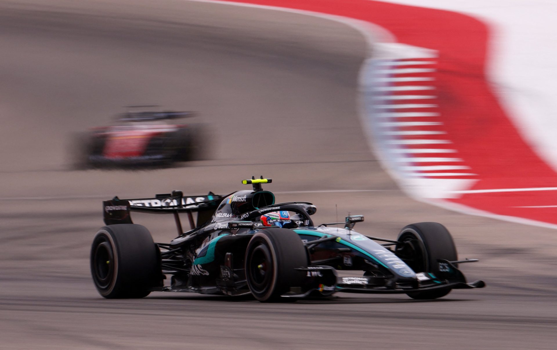 Antonelli se engalana en el GP de EE UU, pero aún no es campeón