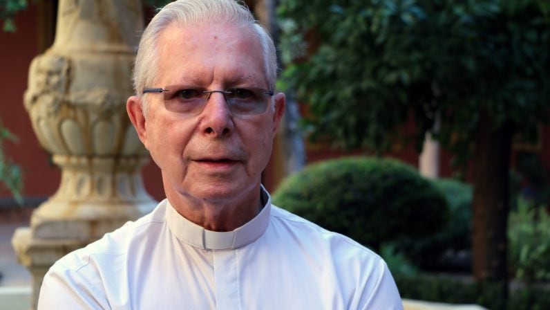 Un cura misionero ingresa durante años 80.000 euros a un peruano que le acusa de haber abusado de él cuando tenía 14 años