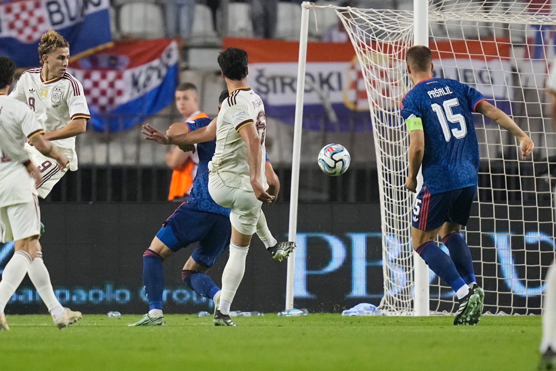 Merino, tras su doblete: “Mis goles son el resultado de esta familia”