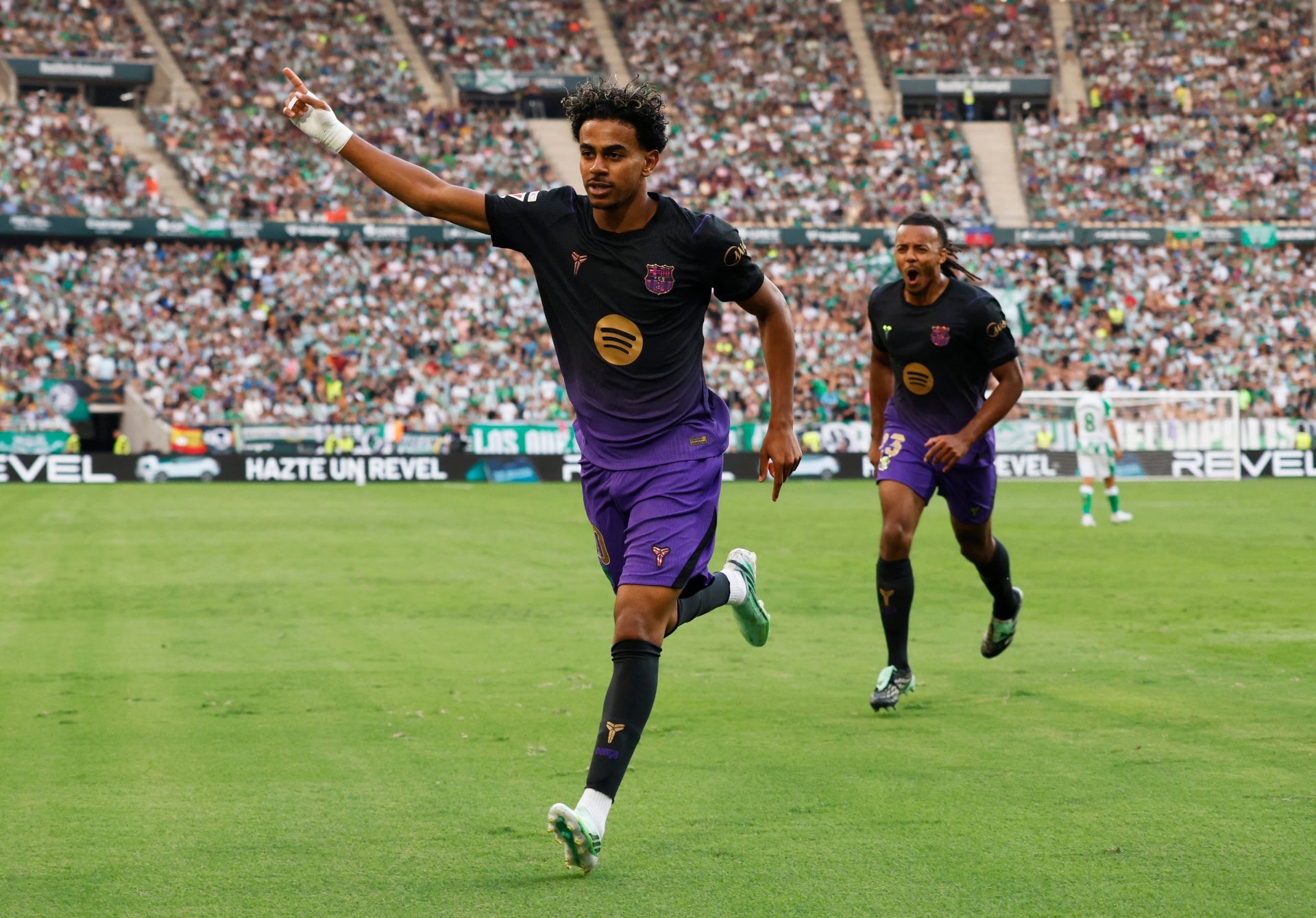 Real Betis-FC Barcelona, el partido de LaLiga en directo|El Barça gana al descanso gracias a los goles de Lamine y Rodri